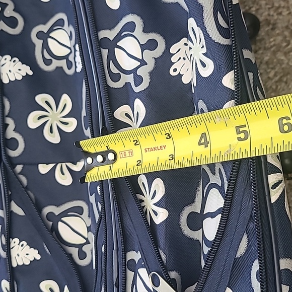 Hawaii Rolling Extendable Travel Bag - Picture 7 of 11